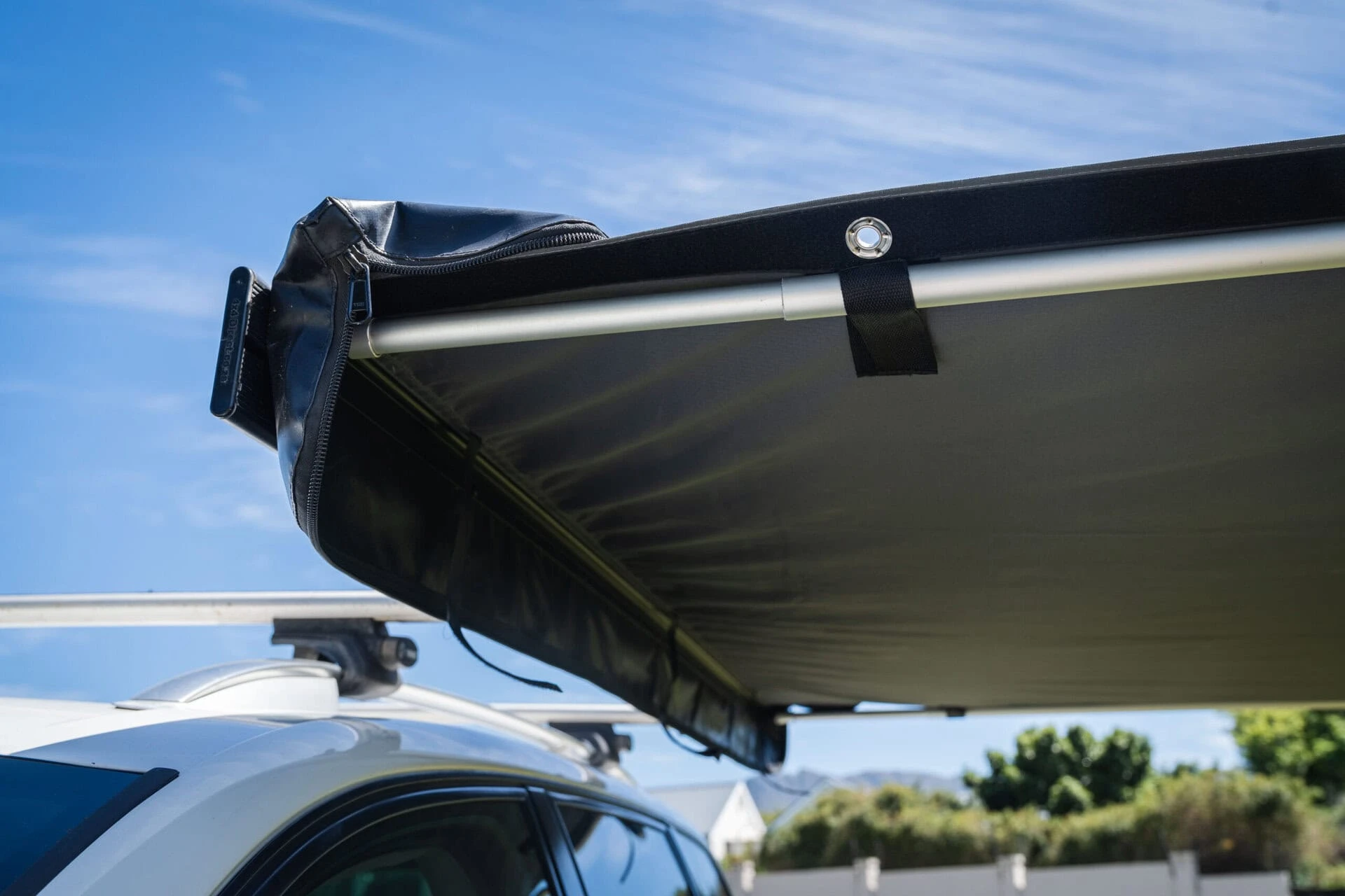 Universal awning straight out - RoofPod - Image 5