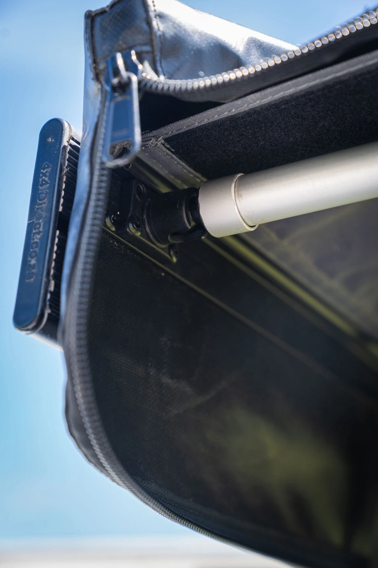 Universal awning straight out - RoofPod - Image 7